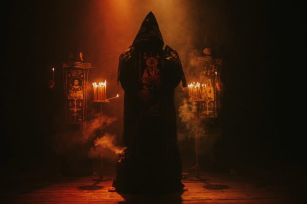 Batushka - polski zespół black metalowy z niepolskimi korzeniami