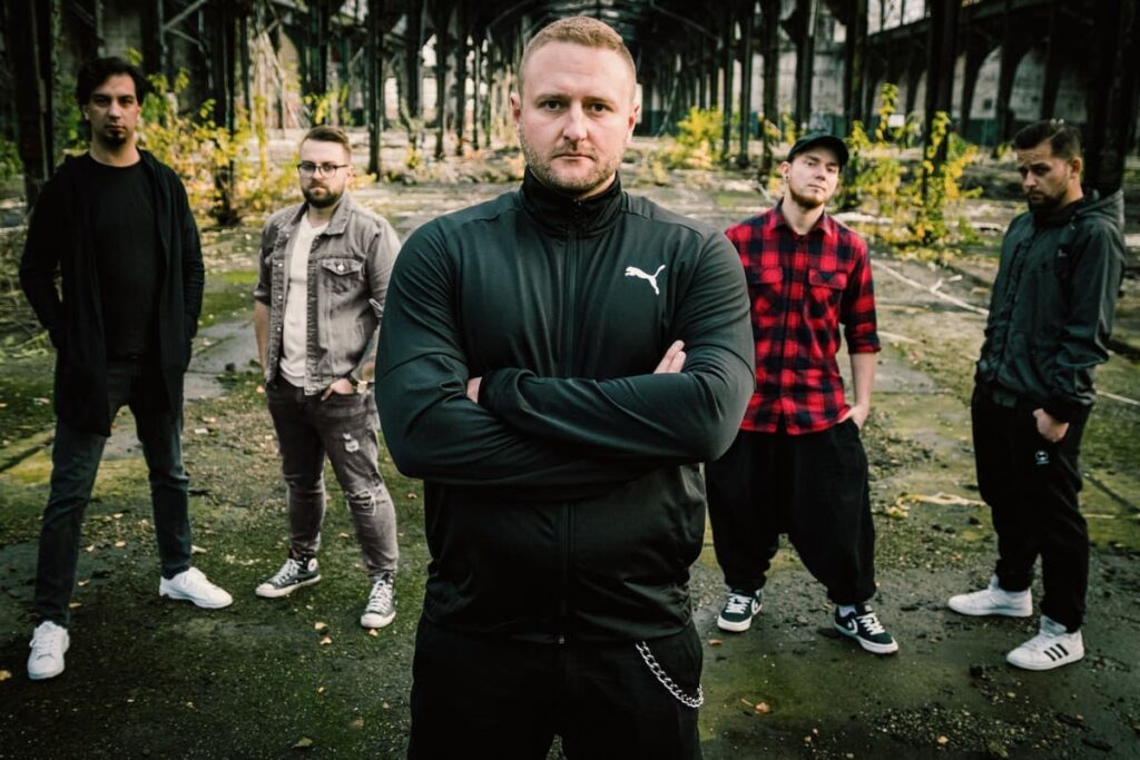 Recenzja: Kaozm - "Labyrinth", czyli połączyć stare z nowym 2 Zespół Kaozm