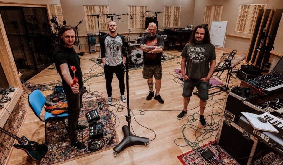 Zespół Riverside w studio