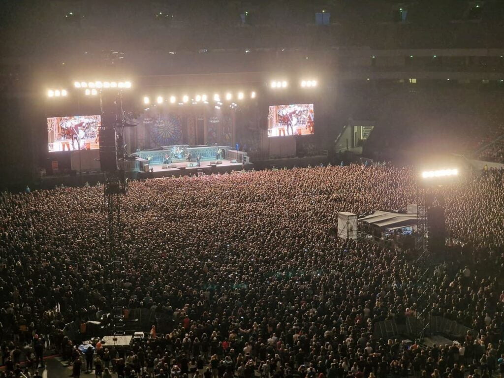 Czekaliśmy na nich 2 lata! Iron Maiden zagrał w Warszawie 3 Publika na koncercie Iron Maiden