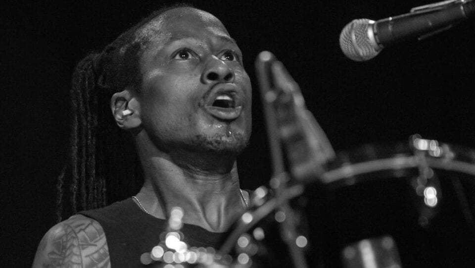 Perkusista Dead Kennedys Peligro