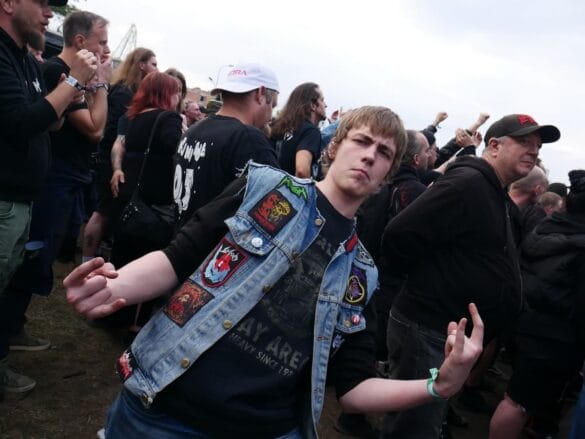 Fani podczas koncertu Sodom na Mystic Festival