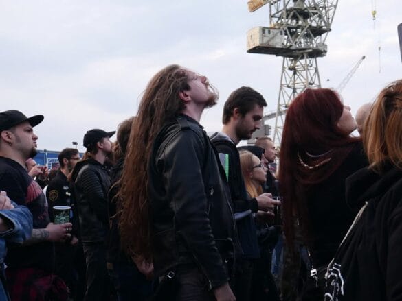 Fani podczas koncertu Sodom na Mystic Festival