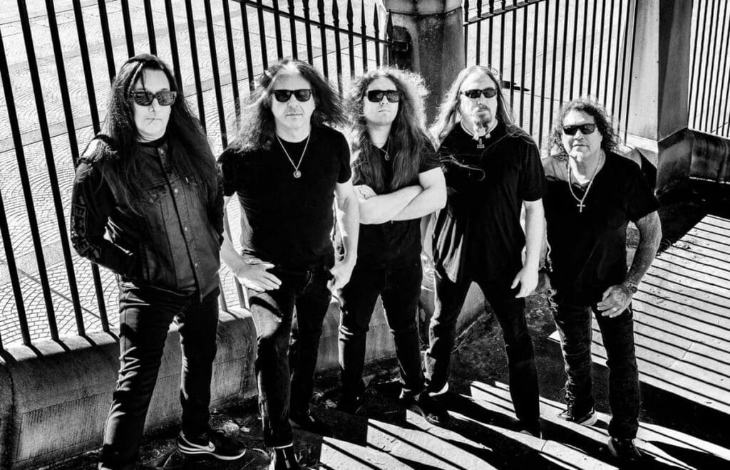 Dlaczego Chuck Billy postanowił wydać autobiografię? 2 Zespół Testament