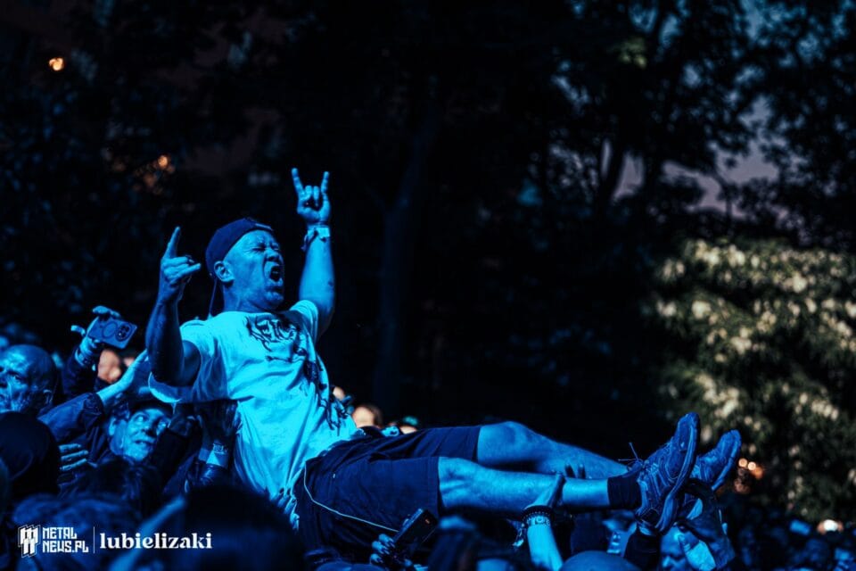 Relacja z Mystic Festival 2026 – część druga (piątek i sobota) 74 mystic festival 2026 saxon publicznosc 08
