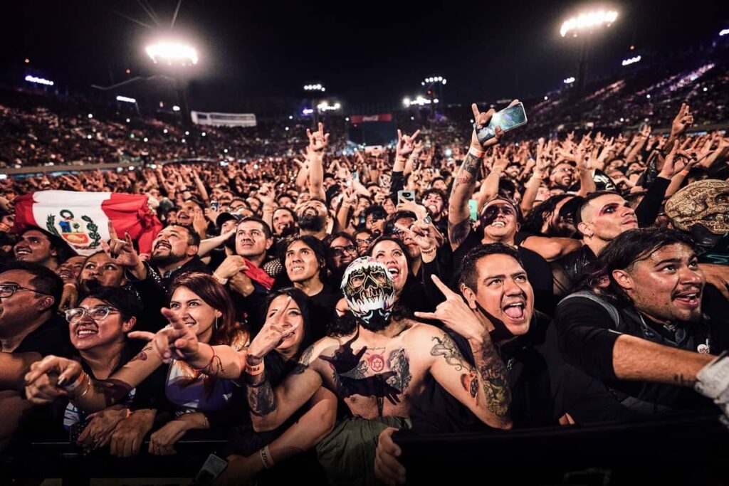 Rammstein w polskich kinach. Gdzie zobaczyć Live in Mexico City? 2 Publika podczas koncertu Rammstein w Mexico City