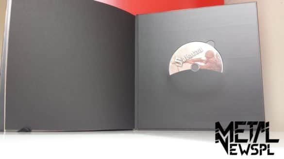 unboxing sabaton the last stand box earbook6